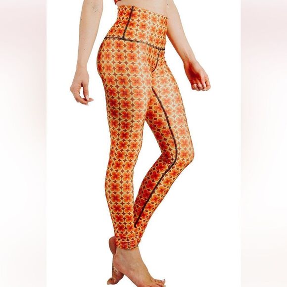 Yoga Democracy Groovy Girl Printed Yoga .Size Medium - Picture 2 of 7